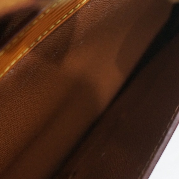 ‼️FREE SHIPPING LV Epi Sellier Dragonne Clutch - Picture 3 of 9